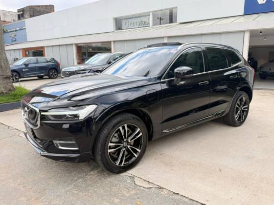 VOLVO XC60 2.0 T8 HYBRID MOMENTUM AWD GEARTRONIC